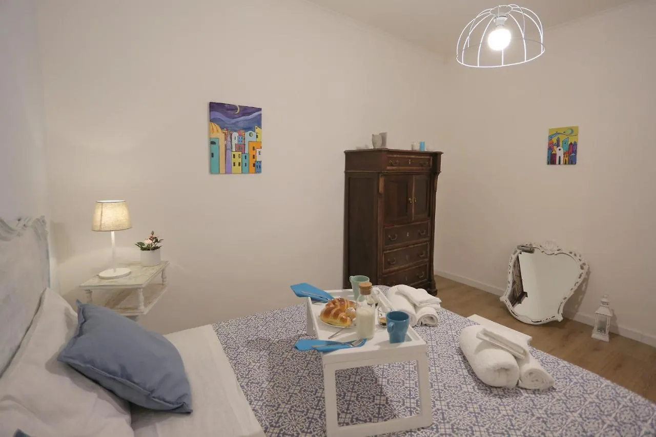 Titti E Nonna Vila Nápoles 0*,  Itália